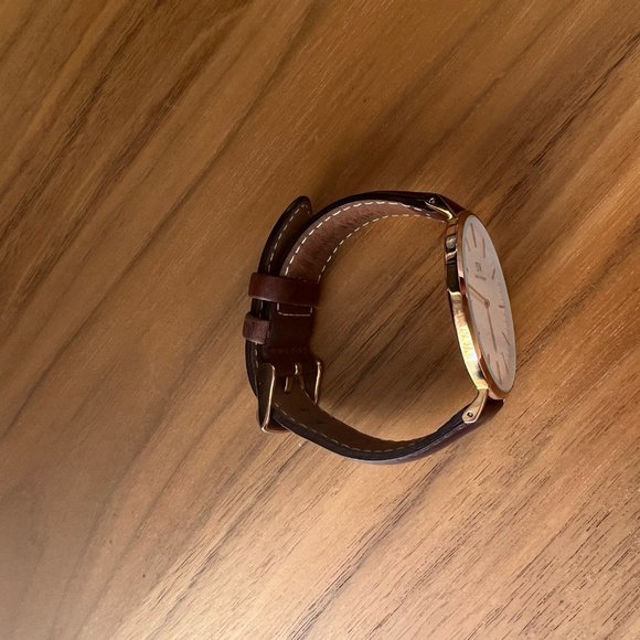 Daniel Wellington Watch - Picture 2 of 3